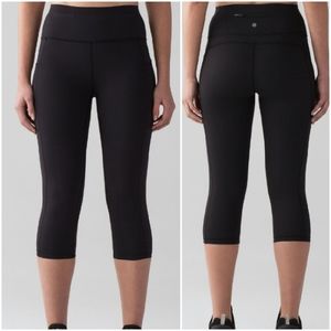 Lululemon Mind Over Miles Crop (17" )Black